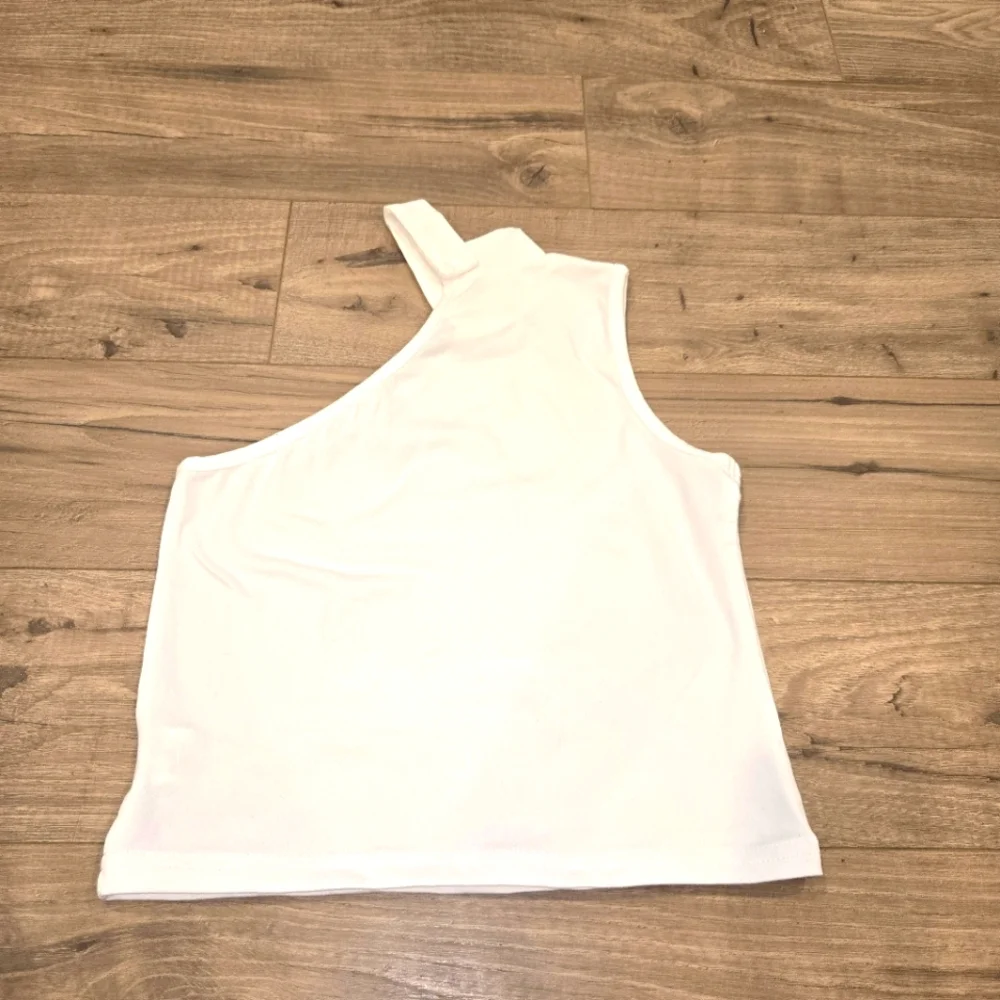 NWOT Girls Asymetrical White‎ Top & Brown Belted Shorts Size (5/6)
